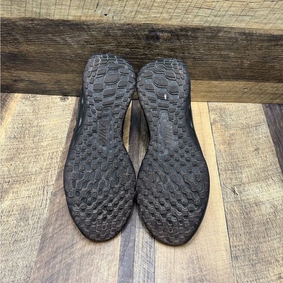 Nike Revolution 6 Black Athletic Running Shoes DC3729-001 Size 9.5 Women / 8 Men - Picture 9 of 11